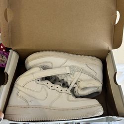 Air Force 1 Mid