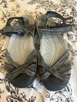 Keen women’s 9