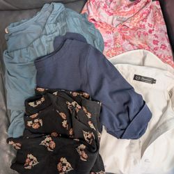Lot Of (25) Women's Clothing, Med/LG/PM