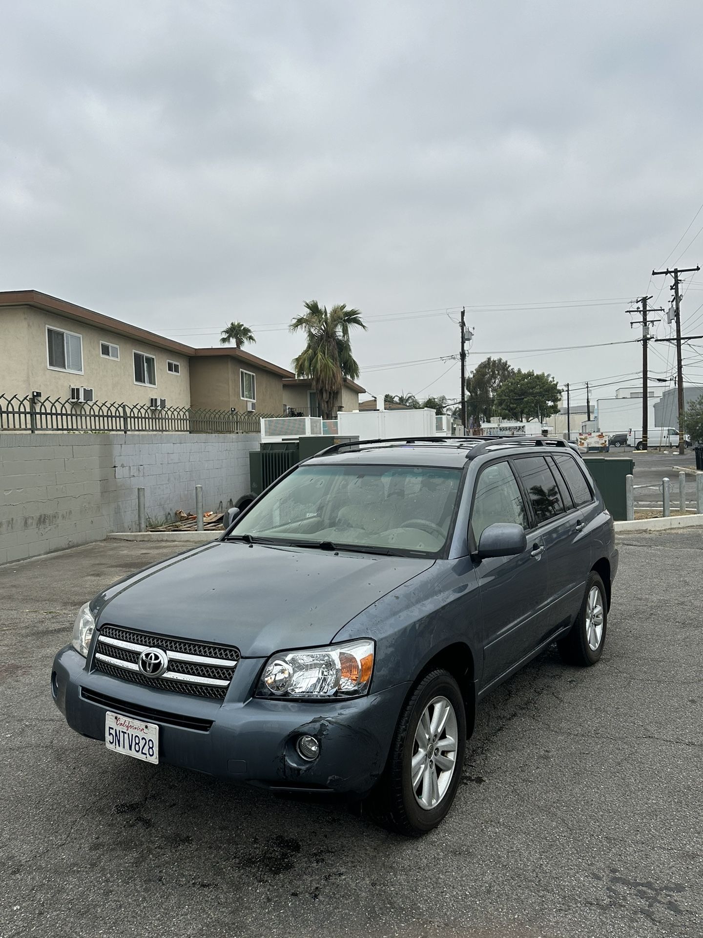 2005 toyota highlander hybrid for Sale in Pico Rivera, CA - OfferUp