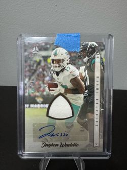Panini 2022 Luminance Jaylen Waddle Autograph Jerseys /49
