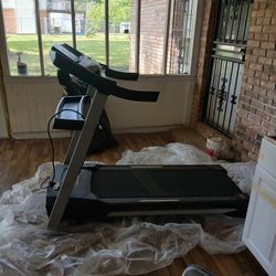 Black Pro-form Crosswalk Fit Treadmill 