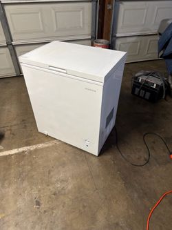Chest freezer 5 cubic ft