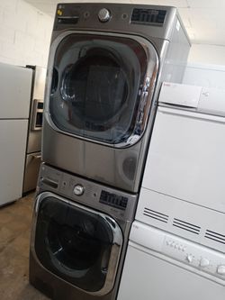 LG 29" gray stackable front load washer and gas dryer set - Free delivery