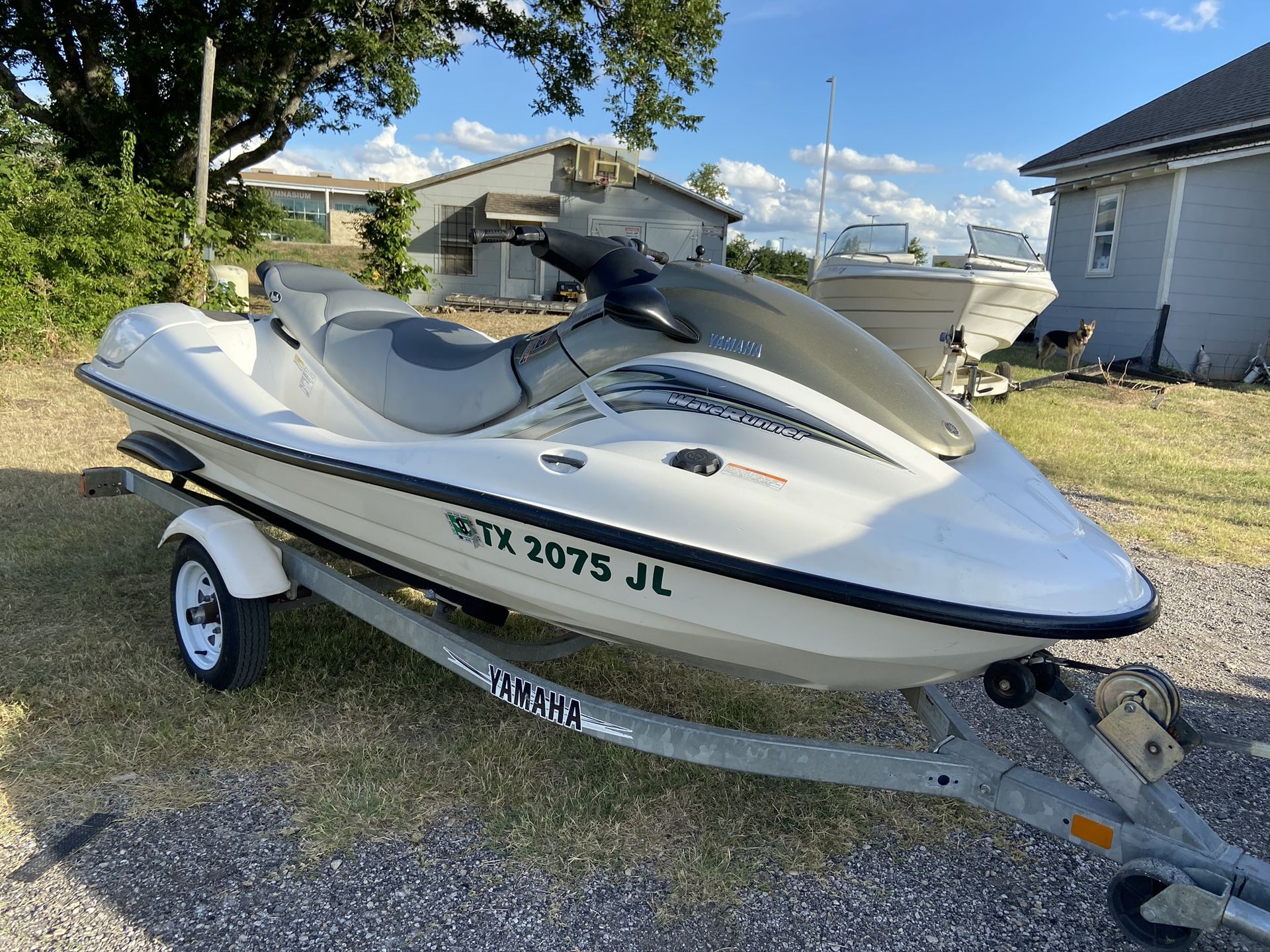 4 Seater 2000 Yamaha Waverunner / Jetski for Sale in Austin, TX OfferUp