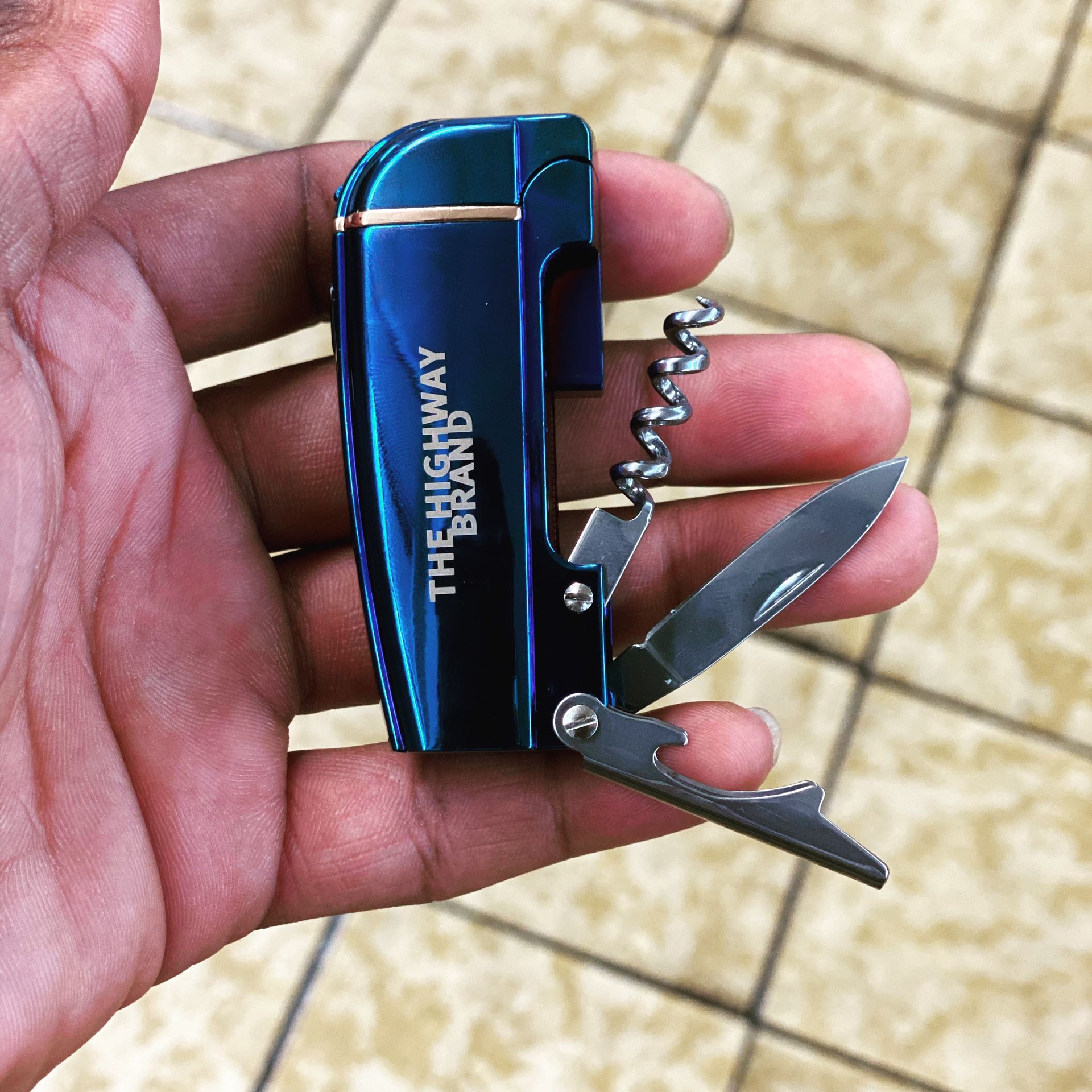 Swiss Army Electric Lighter (no Butane Just Charge It Wit And Android Charger)