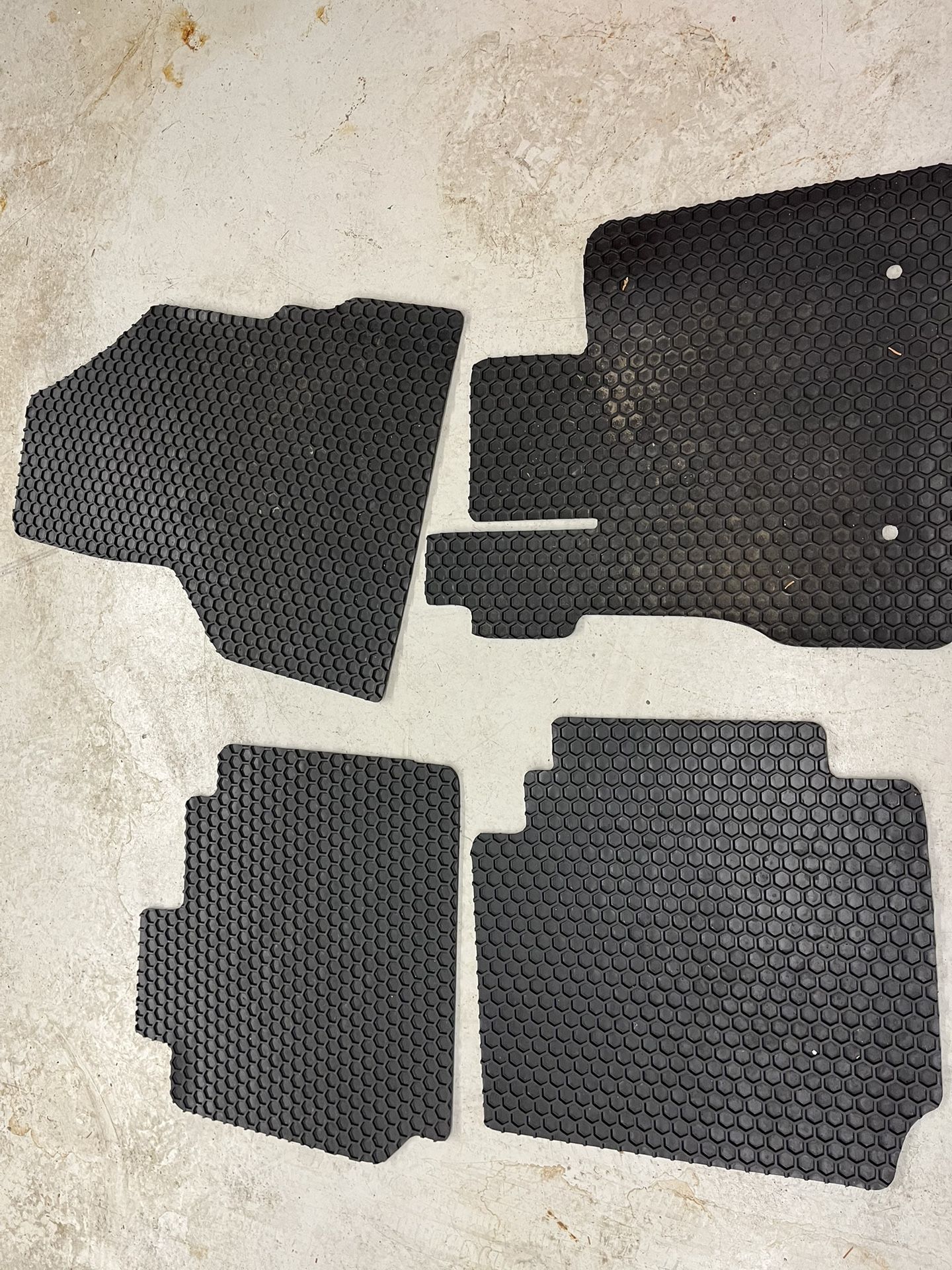 Custom Cargo And Floor Mats 