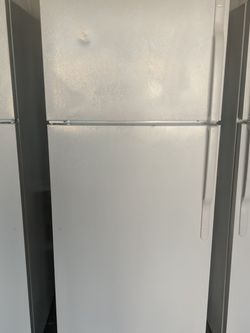 GE Refrigerator