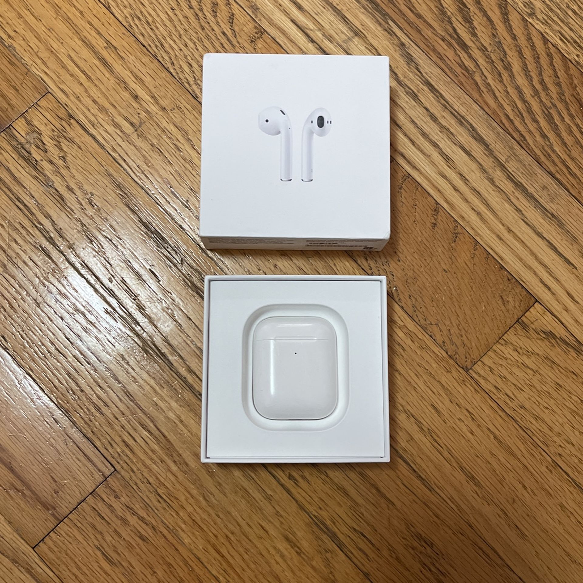 AirPods 2nd Gen With Wireless Charging Case