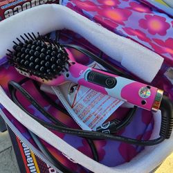 Urban Outfitters Eva NYC Mini Healthy Heat Thermal Straightening Brush
