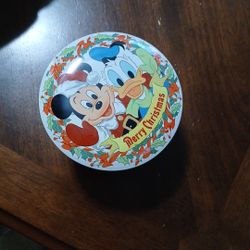 Dianey Christmas Candy Tin