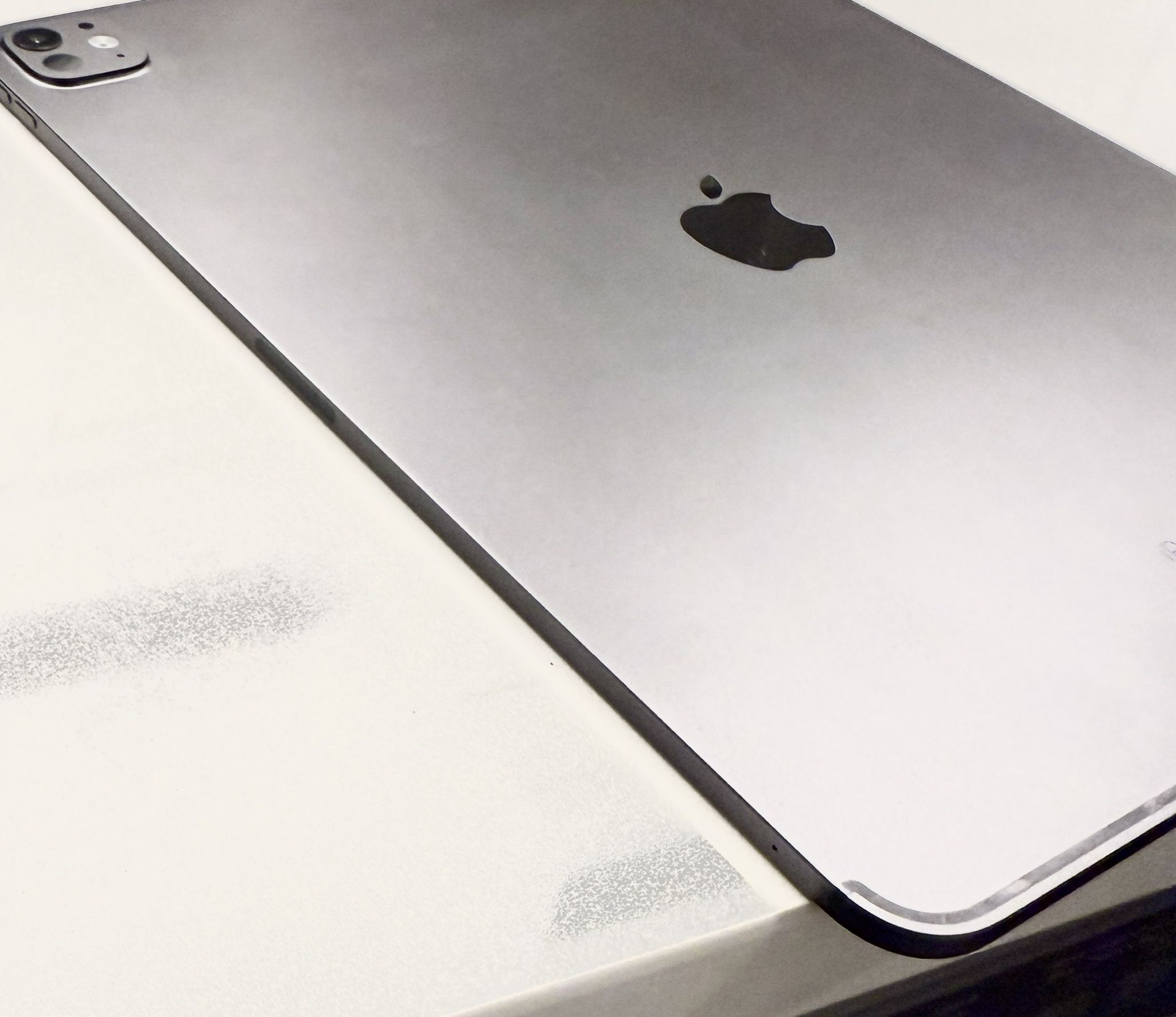 Apple 13inch iPad Pro M4 Chip Apple Intelligence WiFi Cellular-$900