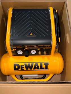 DeWalt 4.5 Gallon Air Compressor BRAND NEW NEVER USED