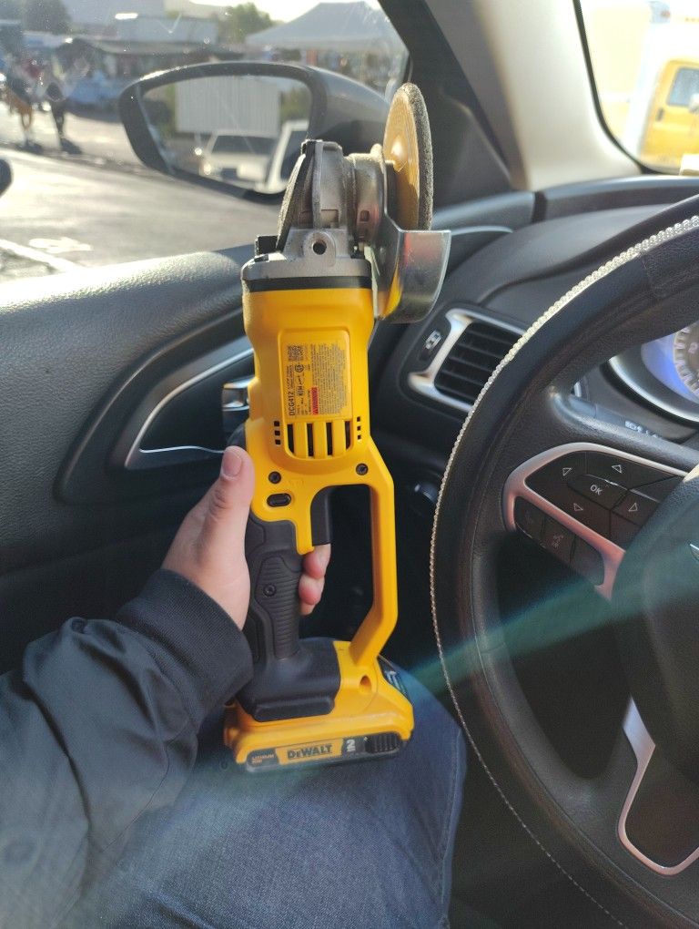 DeWalt 20 Volt Brushless Motor Grinder With Battery