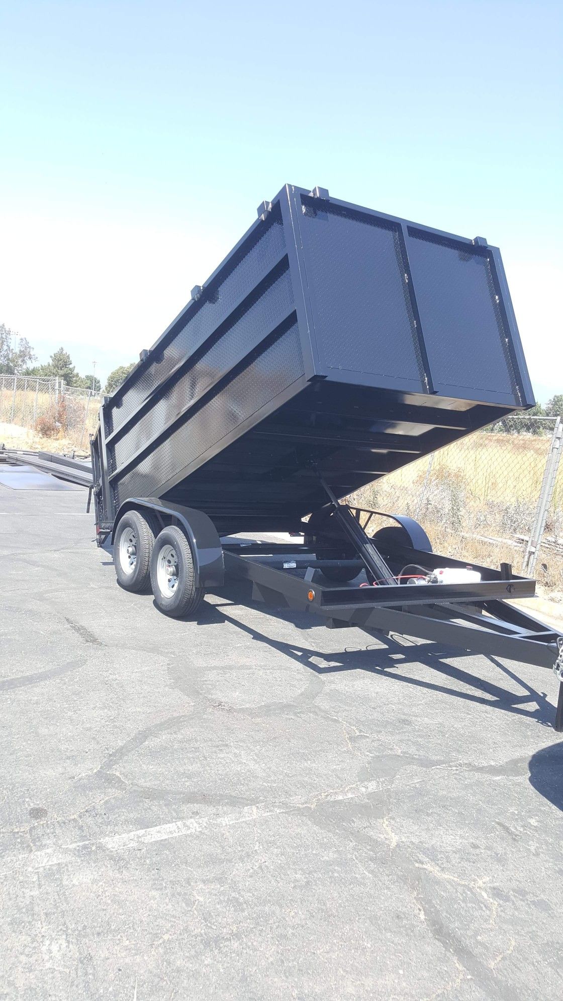 BRAND NEW HEAVY DUTY DUMP TRAILER 8X12X4 YEAR 2020 FOR ANY QUESTION TEXT ME ANY TIME HABLO ESPAÑOL.