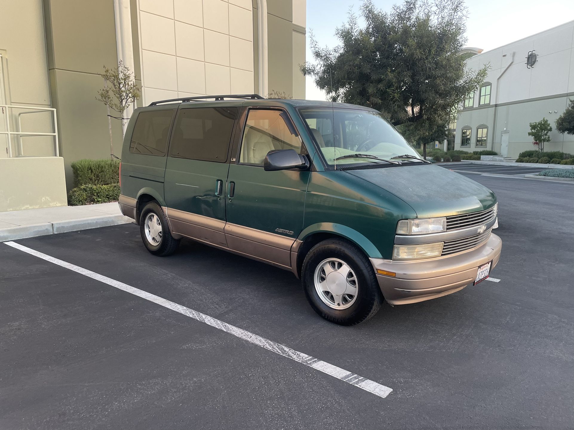 1998 Chevrolet Astro for Sale in Baldwin Park, CA - OfferUp