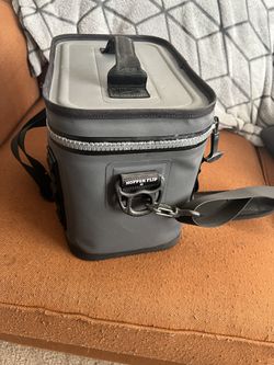 Under Armour Lunch Box for Sale in San Antonio, TX - OfferUp