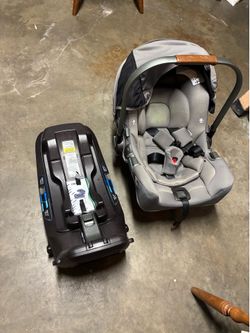 Nuna car seat with base