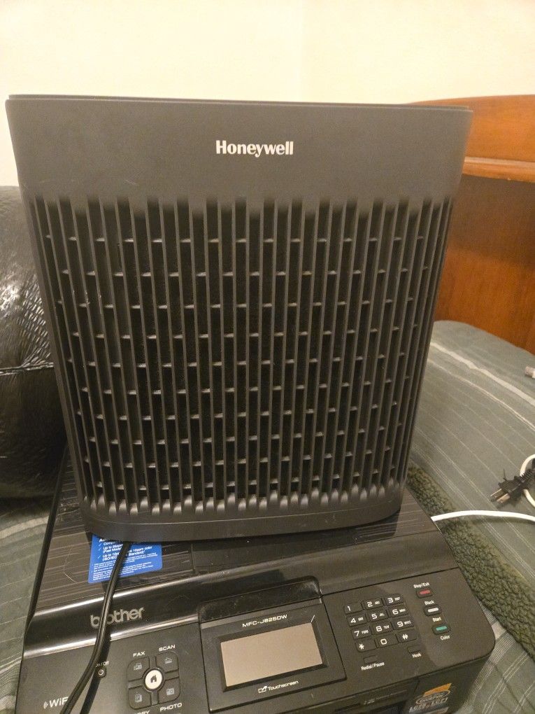 HONEYWELL HEPA AIR PURIFIER