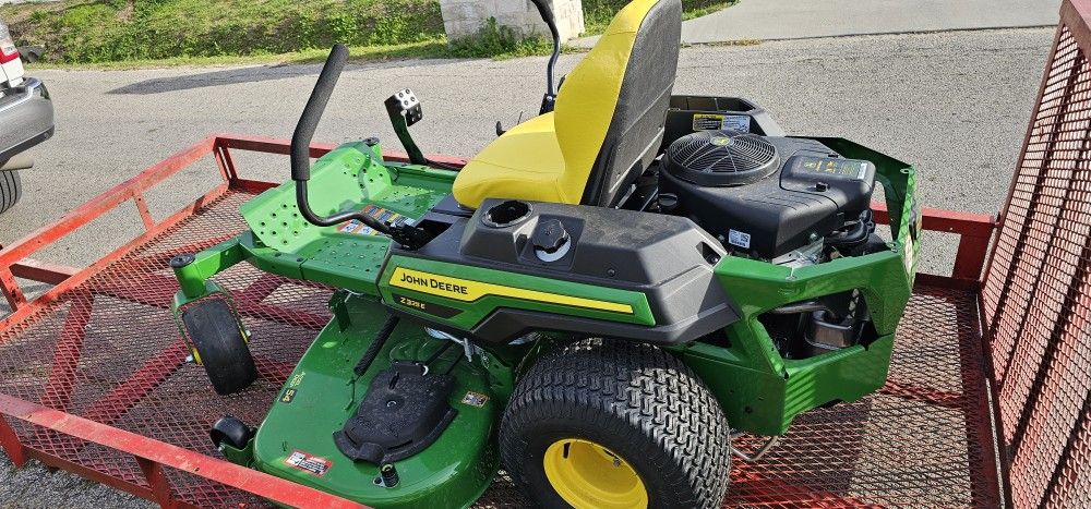 John Deere Ztrack (24 Hp/54in Deck) 3 Hr Run Time