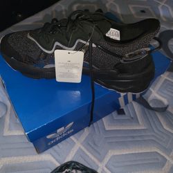 Adidas Tennis Shoes