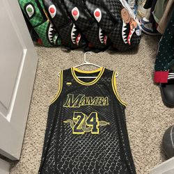 Kobe Bryant Mamba Jersey Men’s Small But Fits Like A Medium 