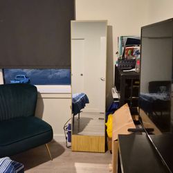 Room mirror