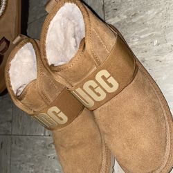 Grade School Uggs , 5Y 