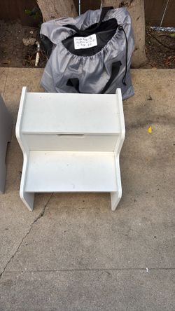 Melissa and Doug Wooden Step Stool