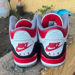 JORDAN  RETRO 3 (SIZE 10) MENS