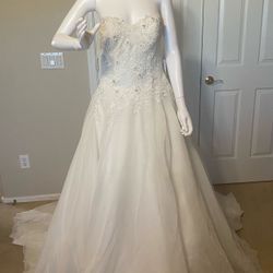 Brand New Pronovias Off White Wedding Dress 