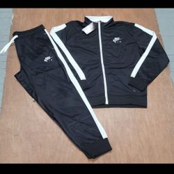Nike Activewear Sweatsuit 