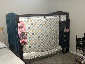 Twin Bunk Bed with ladder