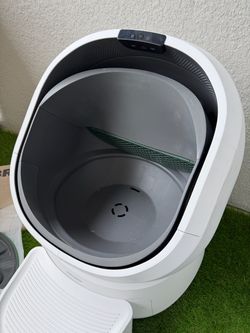 Petlibro Automatic Cat Litter Box with AI-Camera BUNDLE LIKE NEW