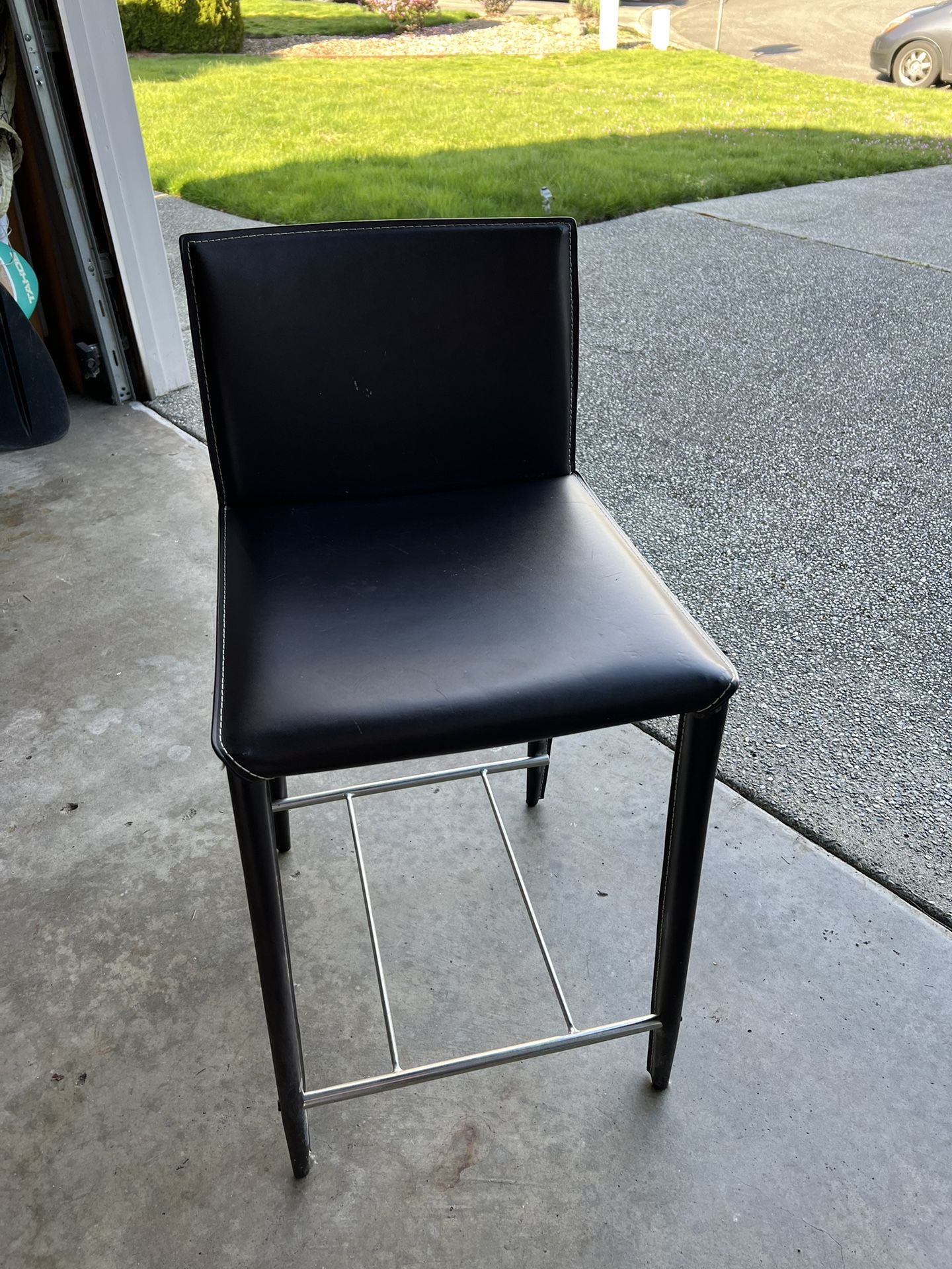 Set Of 4 Dania Bar Stools