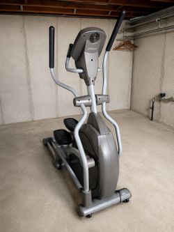Spirit XE200 Elliptical Trainer – Smooth & Quiet