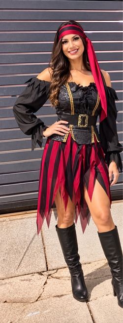 Women’s Pirate Halloween Costume – Super Cute! 🏴‍☠️