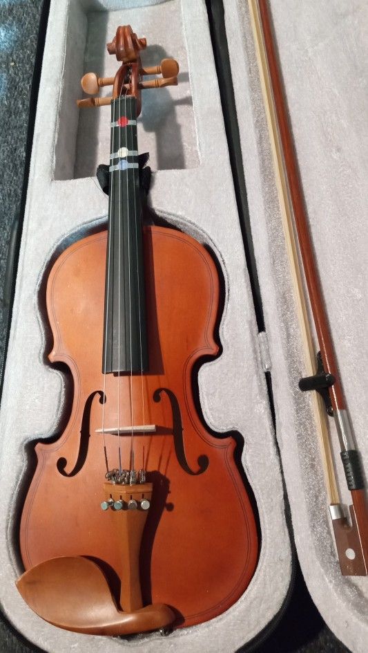 Violin UB Violin With Case And Bow.