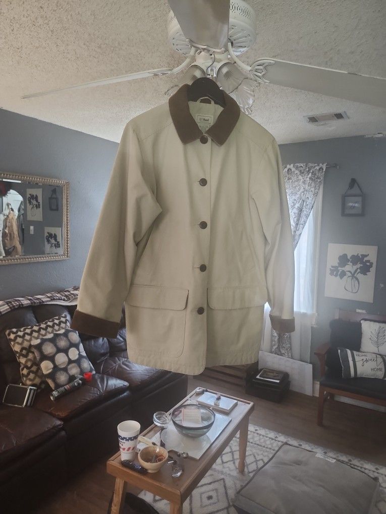 L.L. BEAN JACKET. Ladies Size Med. Practically Brand New. Light Tan Or Kacki