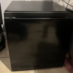 Hisense Mini Fridge 
