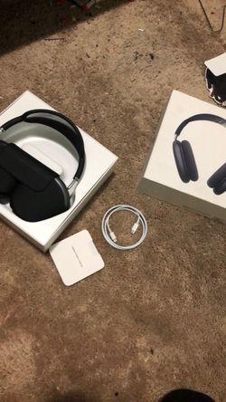 AirPod maxes