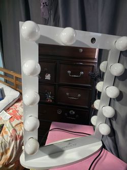 Impressions Vanity Hollywood Glow Mirror