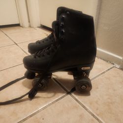 Black Size 7 Chicago Skates