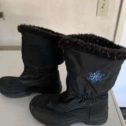Girls Snow Boots Size 2