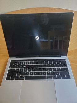 Apple MacBook Pro, model A1989, EMC 3214, not working, parts donor