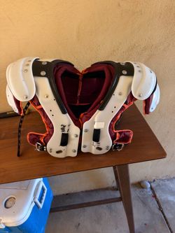 Douglas 24SW Cantilever Varsity Football Shoulder Pads XL 20-21”- Pro Grade