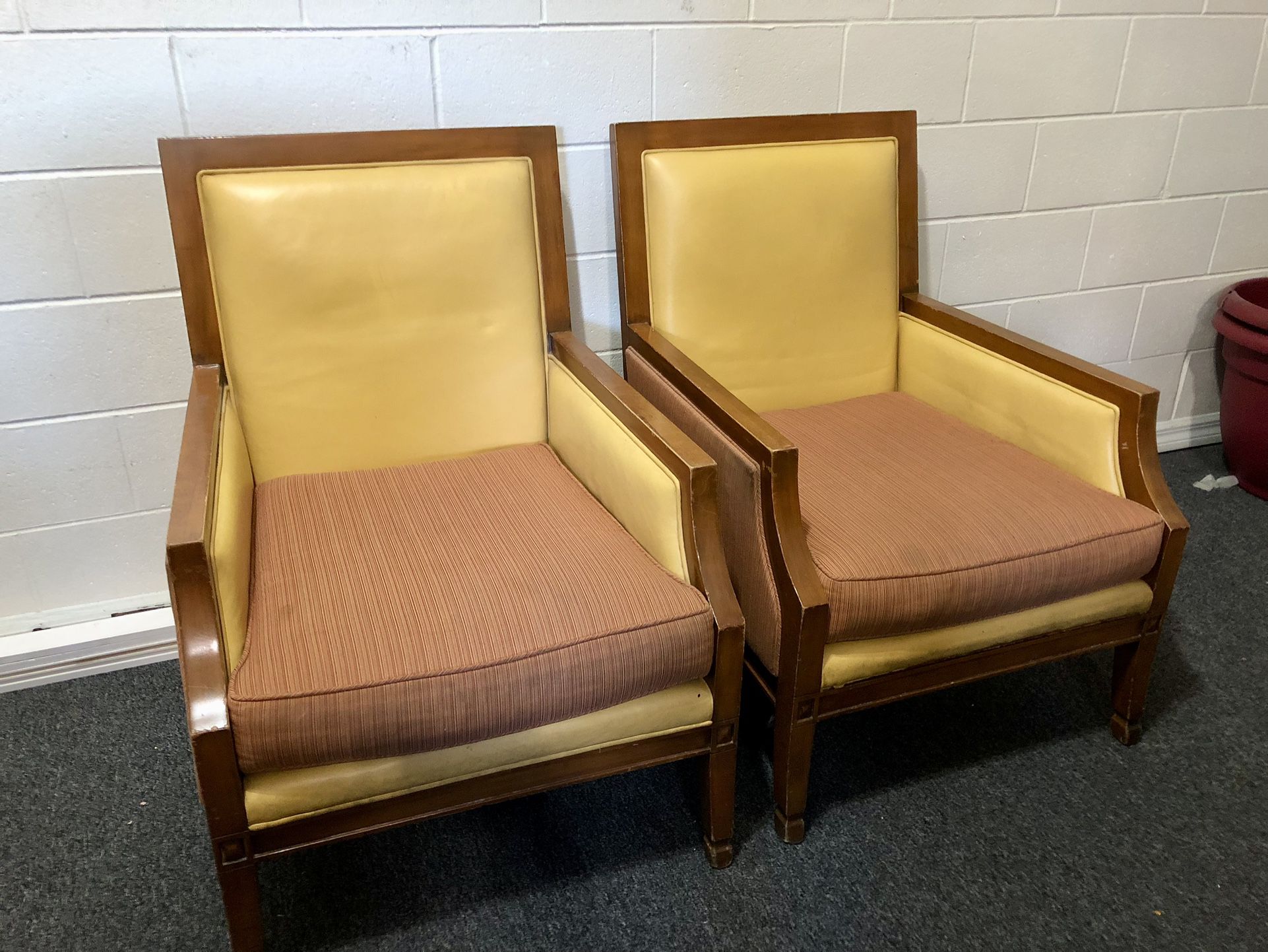 Pair of Vintage Mid Century Modern Arm Chairs/Accent Chairs