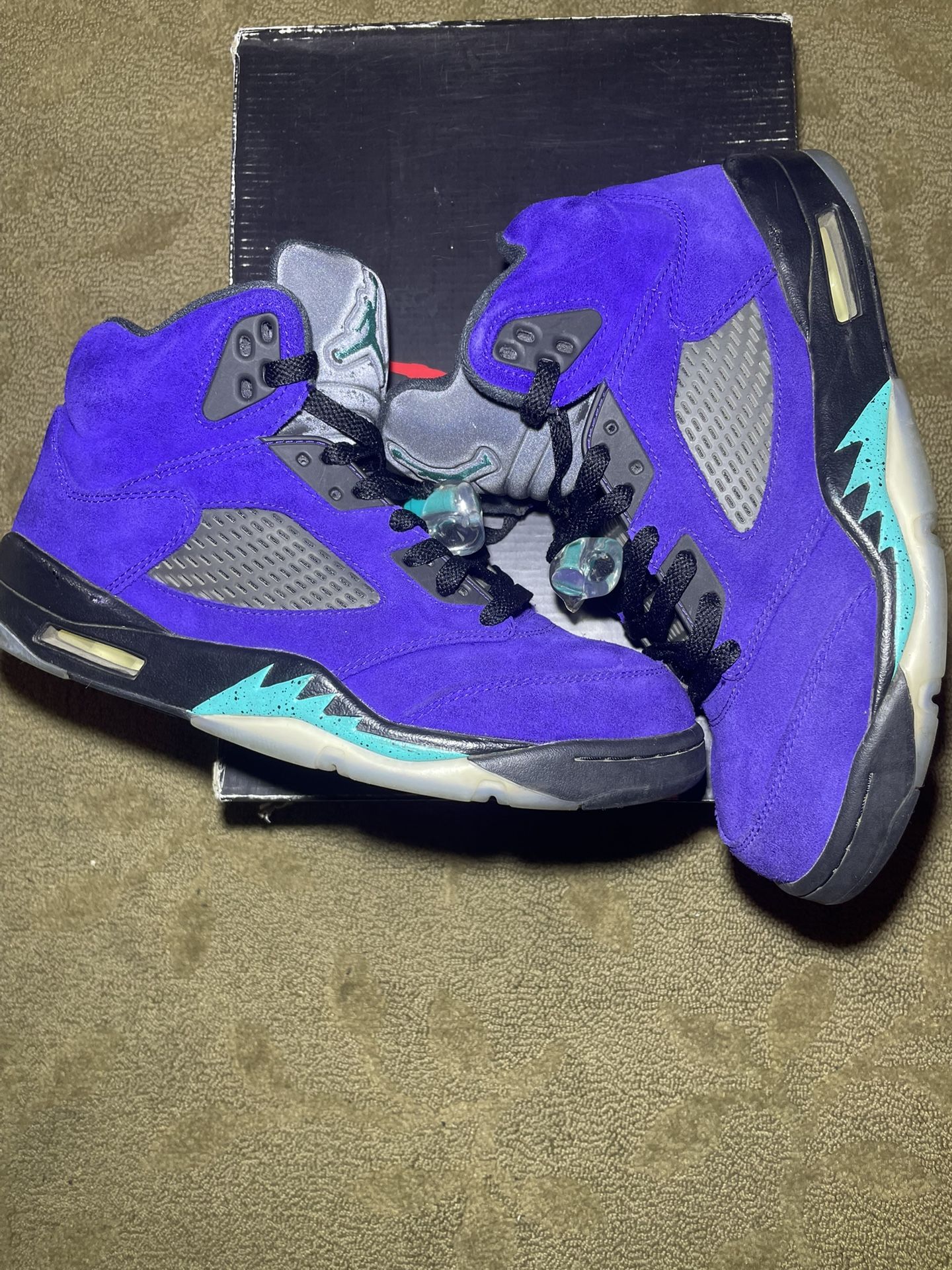 Jordan 5 Alternate Grape