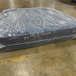 Model Home Display Mattress- Never Been Used