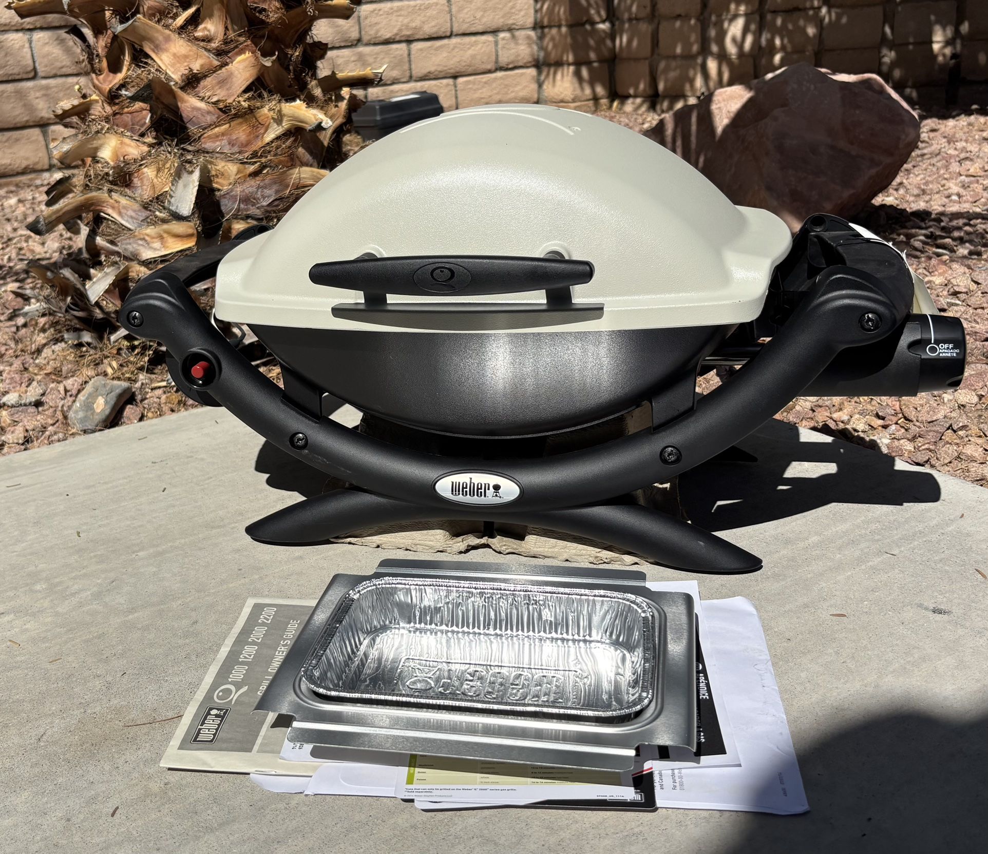 Weber Q1000 Portable Propane Grill